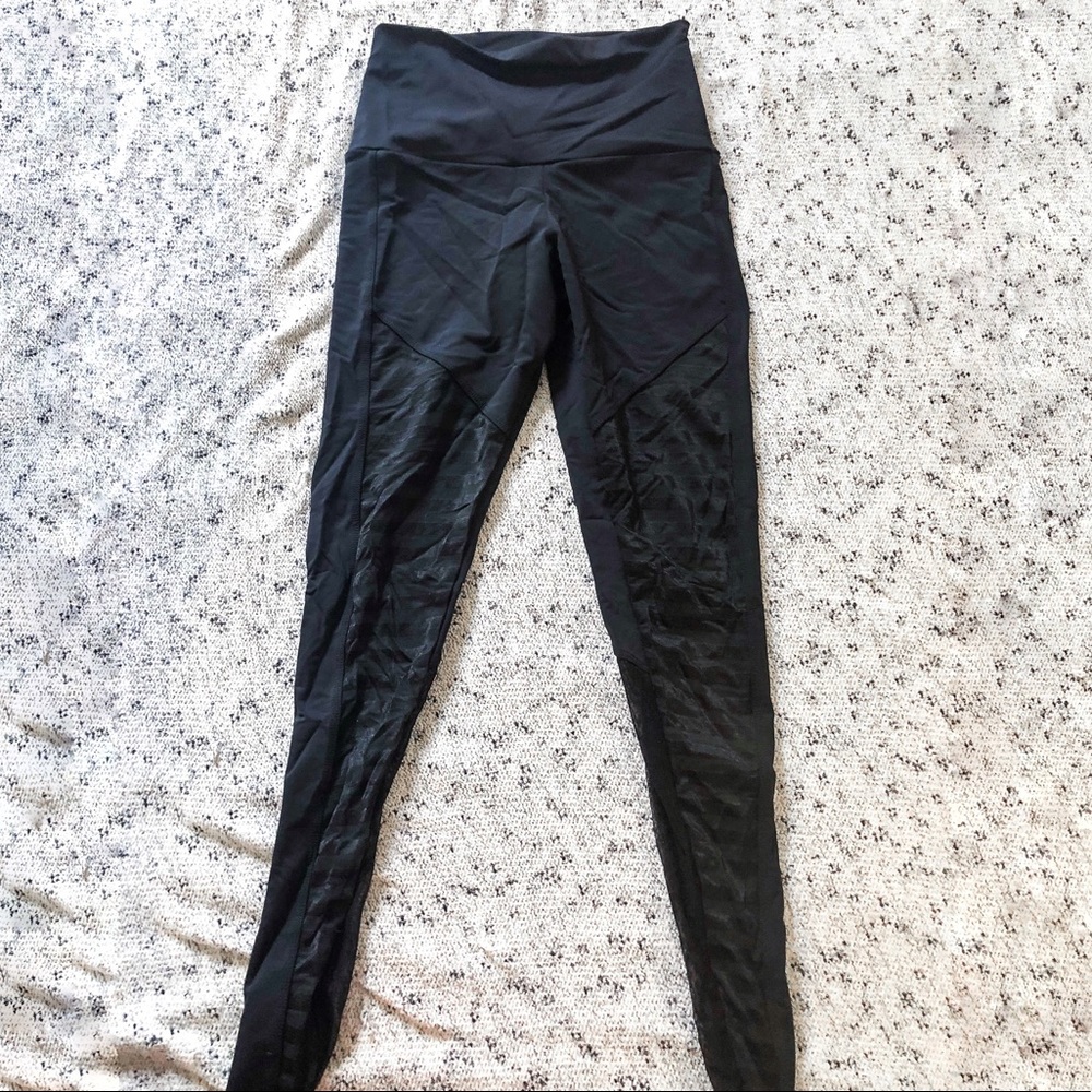 SOLD Onzie NWT black mesh pants size XS - Picture 3 of 7